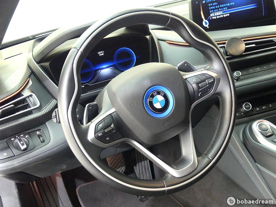 BMW i8 쿠페 프로토닉 레드 에디션